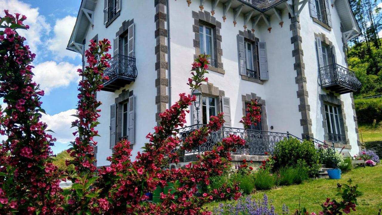 La Maison Normande Saint-Cirgues-de-Jordanne Exteriör bild