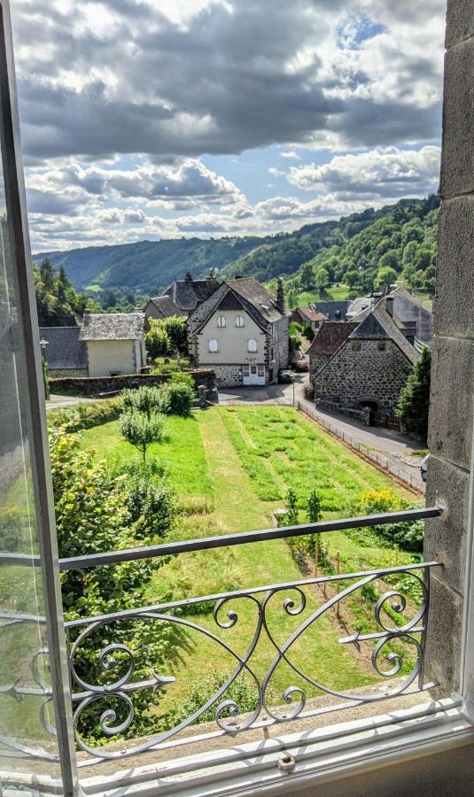 La Maison Normande Saint-Cirgues-de-Jordanne Exteriör bild